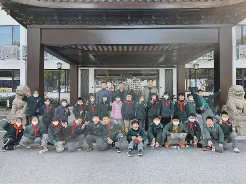 非遺傳承 從娃娃抓起—— 香山古建與蘇州國裕外語學(xué)校聯(lián)合舉辦 非遺傳承教育實(shí)踐活動(dòng)