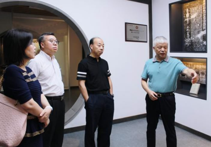 省人社廳、財政廳調(diào)研組蒞臨香山古建調(diào)研古建瓦作技能名師工作室