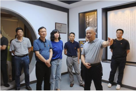 香山支部組織參觀香山幫傳統(tǒng)營造技藝展示館與黨建展館